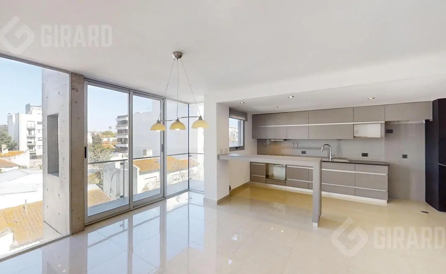 Venta de 3 amb en zona de Guemes. Oportunidad 5