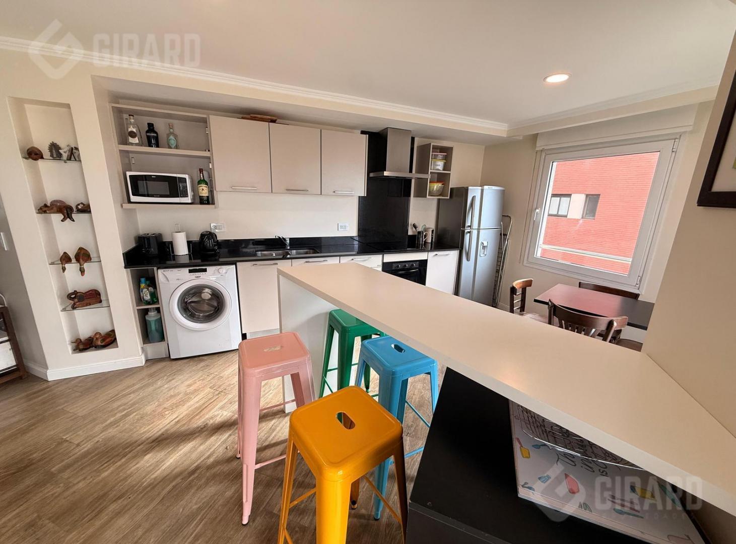 Foto de Departamento dos ambientes con cochera en Playa Grande, imagen 2