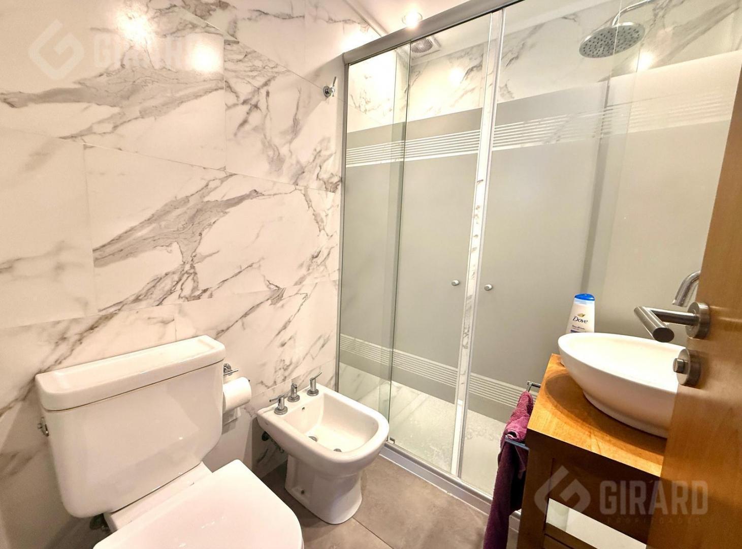 Foto de Venta de departamento de 3 amb con cochera y balcón a metros del mar, imagen 3