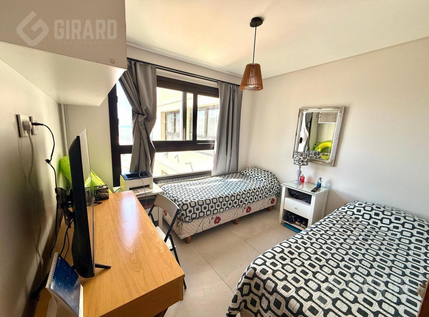 Foto de Venta de departamento de 3 amb con cochera y balcón a metros del mar, imagen 4