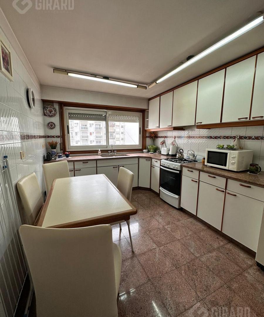 Foto de venta de Departamento 4 ambientes con cochera y quincho privado. Zona, imagen 5