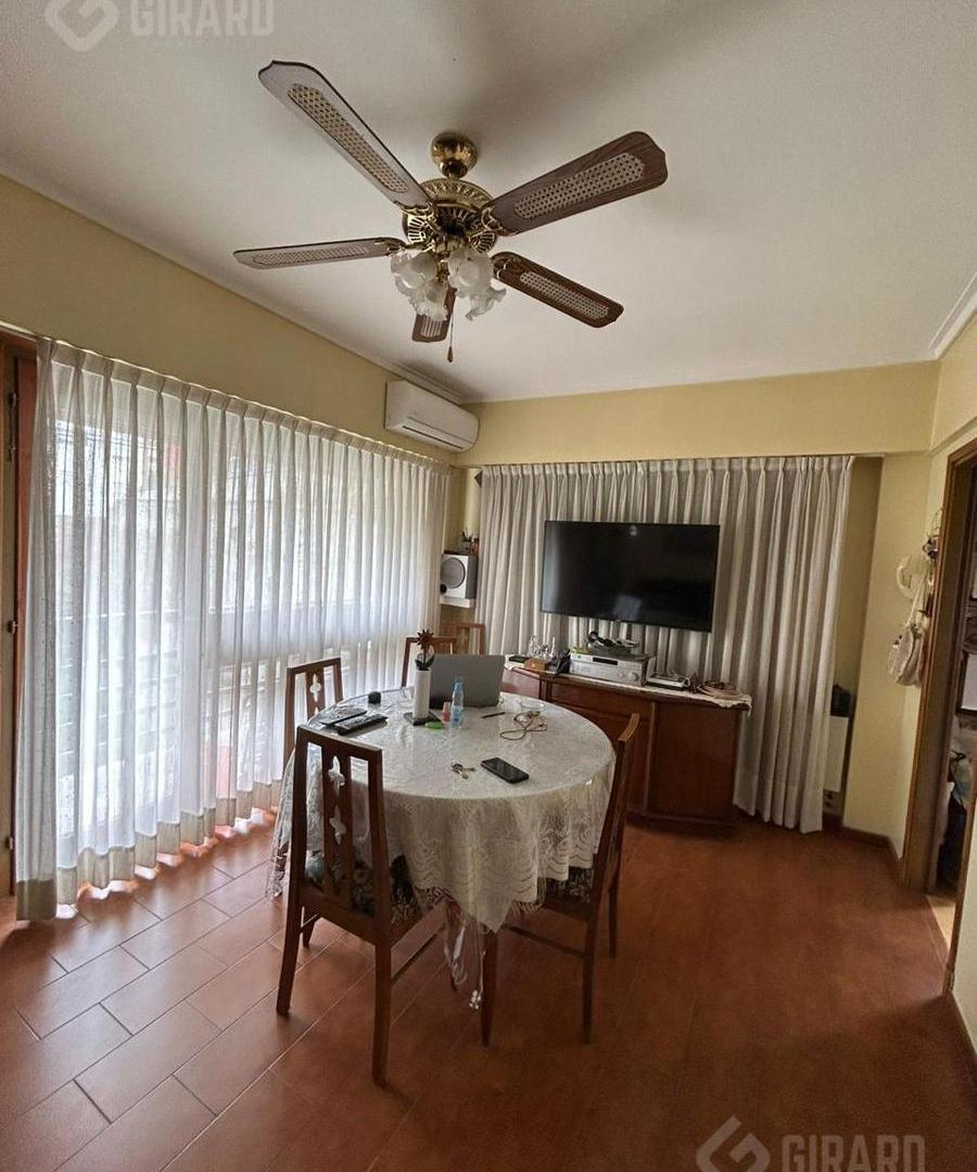 Foto de Departamento 2 ambientes en venta con cochera en La Perla, imagen 1