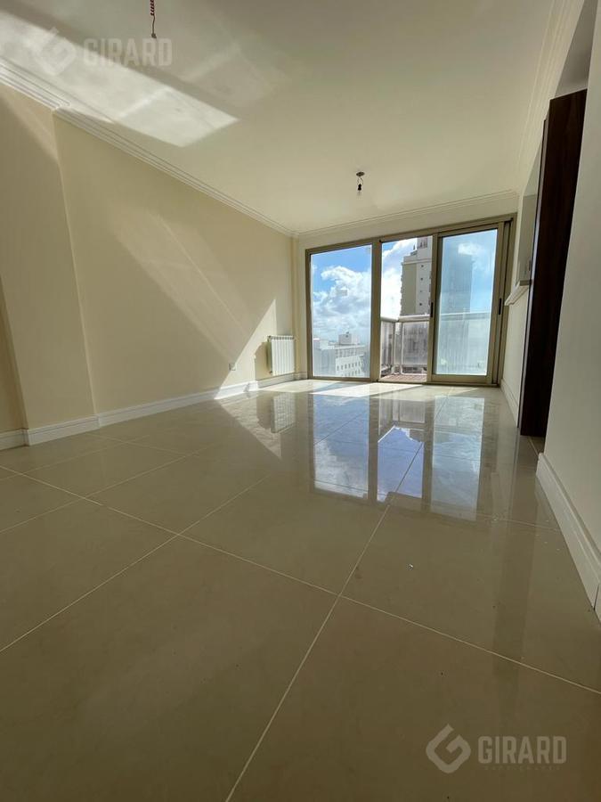 Foto de Venta, departamento de 2 ambientes a la calle con balcón, vista al mar, imagen 3