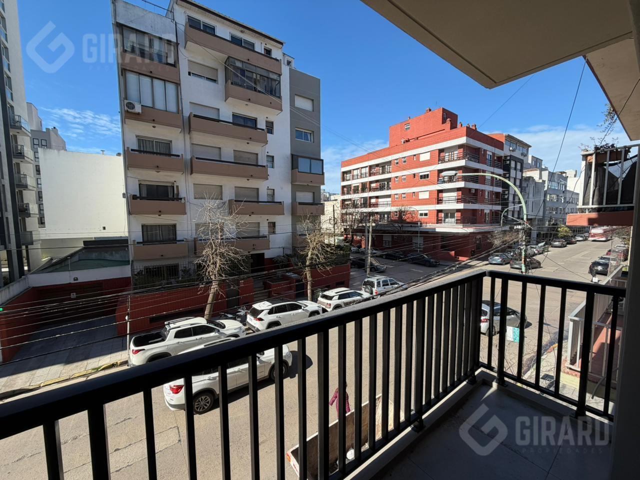 Foto de Departamento en venta de 1 amb con cochera y balcon saliente. zona, imagen 5
