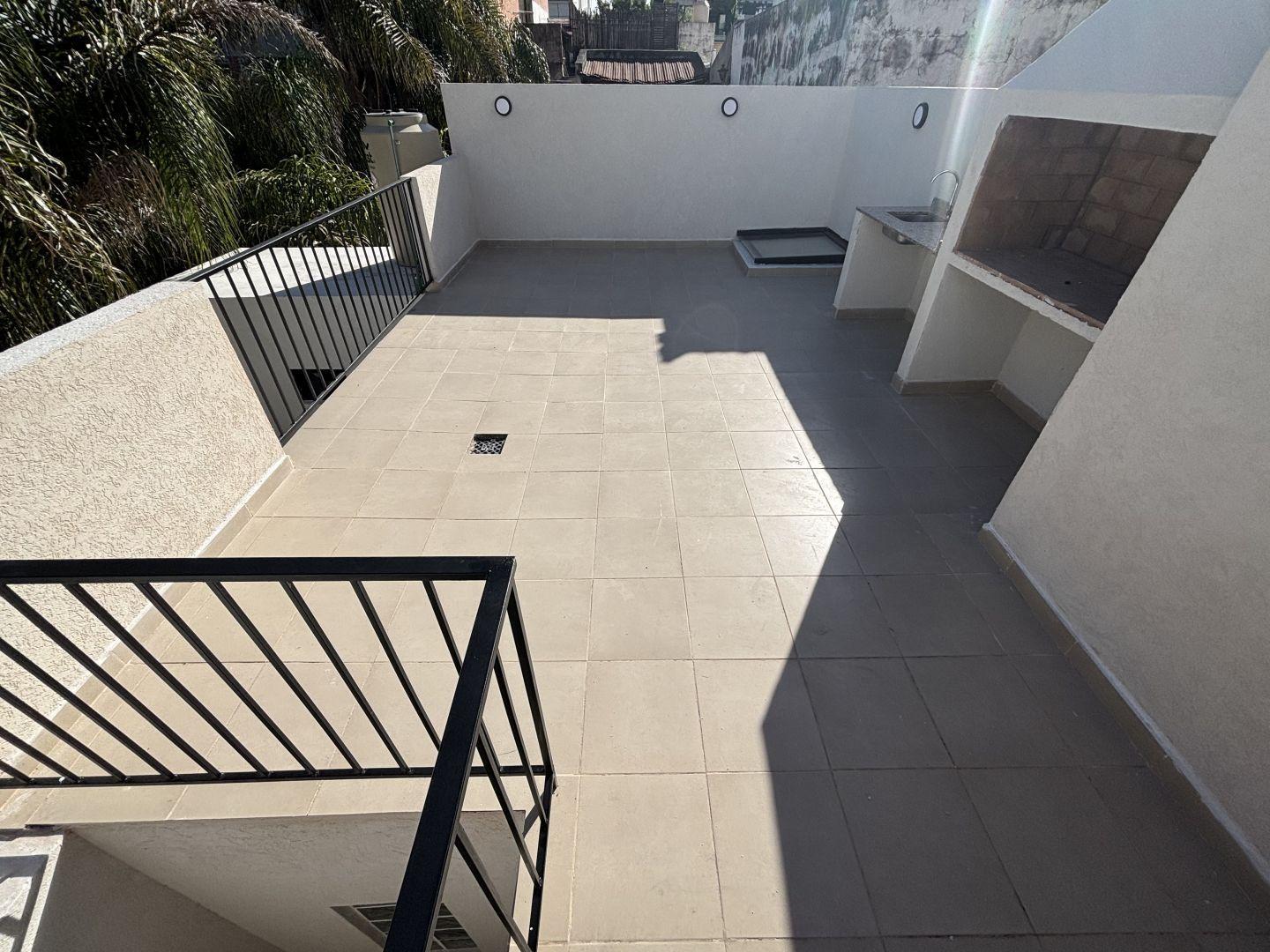 ¡EXCELENTE OPRTUNIDAD, RECICLADO INTEGRAMENTE A NUEVO, EN EXCELENTE UBICACION!