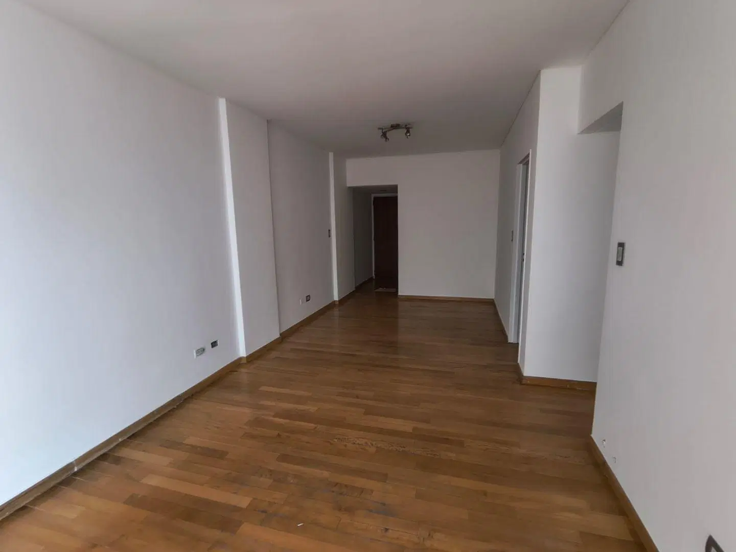 HERMOSO DEPTO CON GRAN PATIO AL CONTRAFRENTE 3