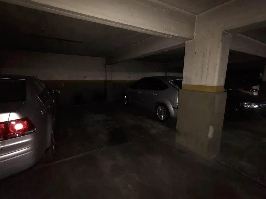 ACCESO POR PORTÓN AUTOMÁTICO, EXCELENTE UBICACIÓN 3