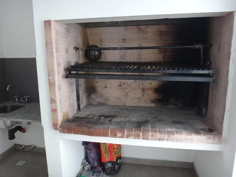 2 AMBIENTES AL FRENTE CON BALCÓN CON COCHERA FIJA 5