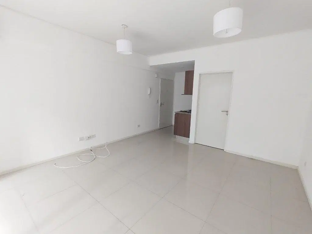 1 AMBIENTE CON PATIO EN EDIF. CON AMENITIES DE CATEGORÍA 2