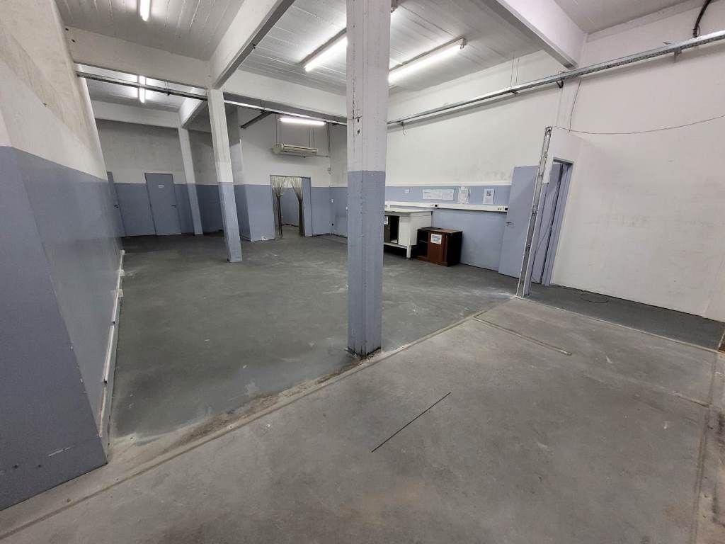 Foto de HERMOSA OFICINA 300M2 TOTALES CON ENTRADA PARA VEHICULO.!!!, imagen 5