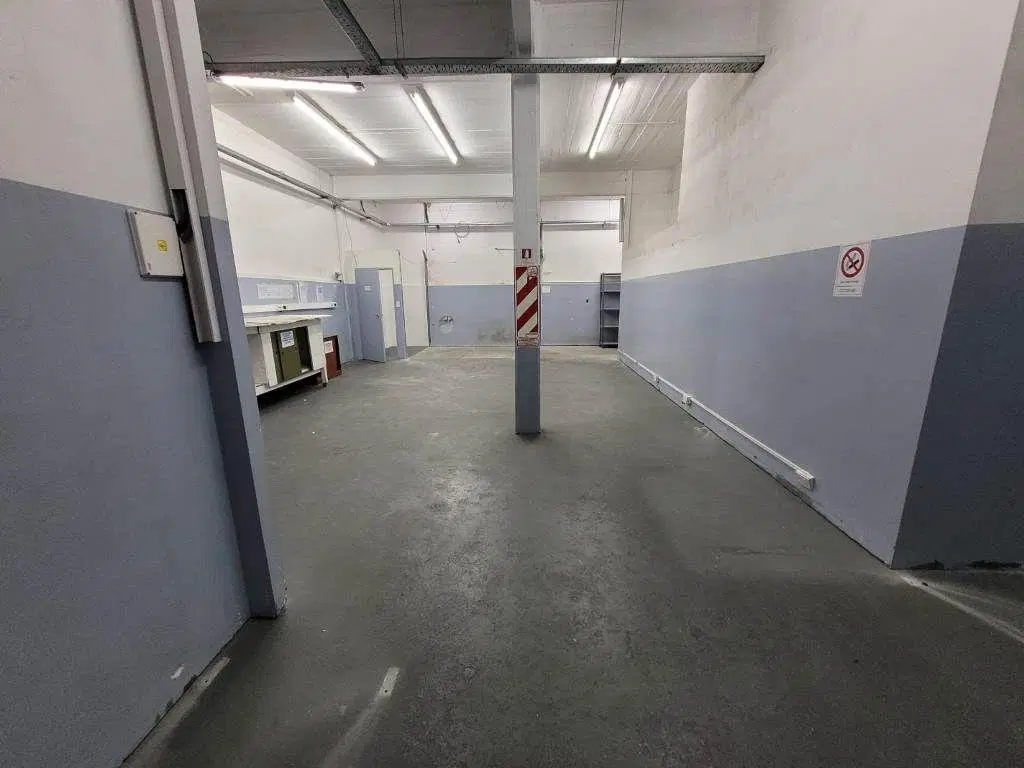 HERMOSA OFICINA 300M2 TOTALES CON ENTRADA PARA VEHICULO.!!! 1