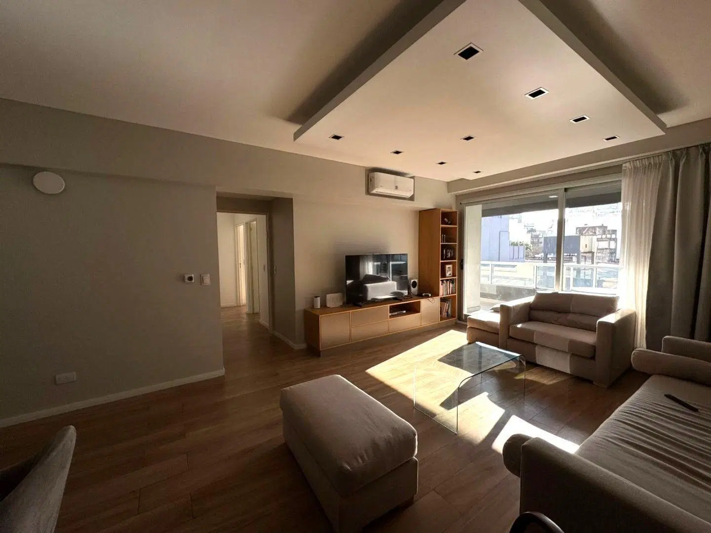 ¡¡EXCLUSIVO SEMIPISO DE 4 AMBIENTES CON DEPENDENCIA Y 2 COCHERAS EN VENTA!! 2