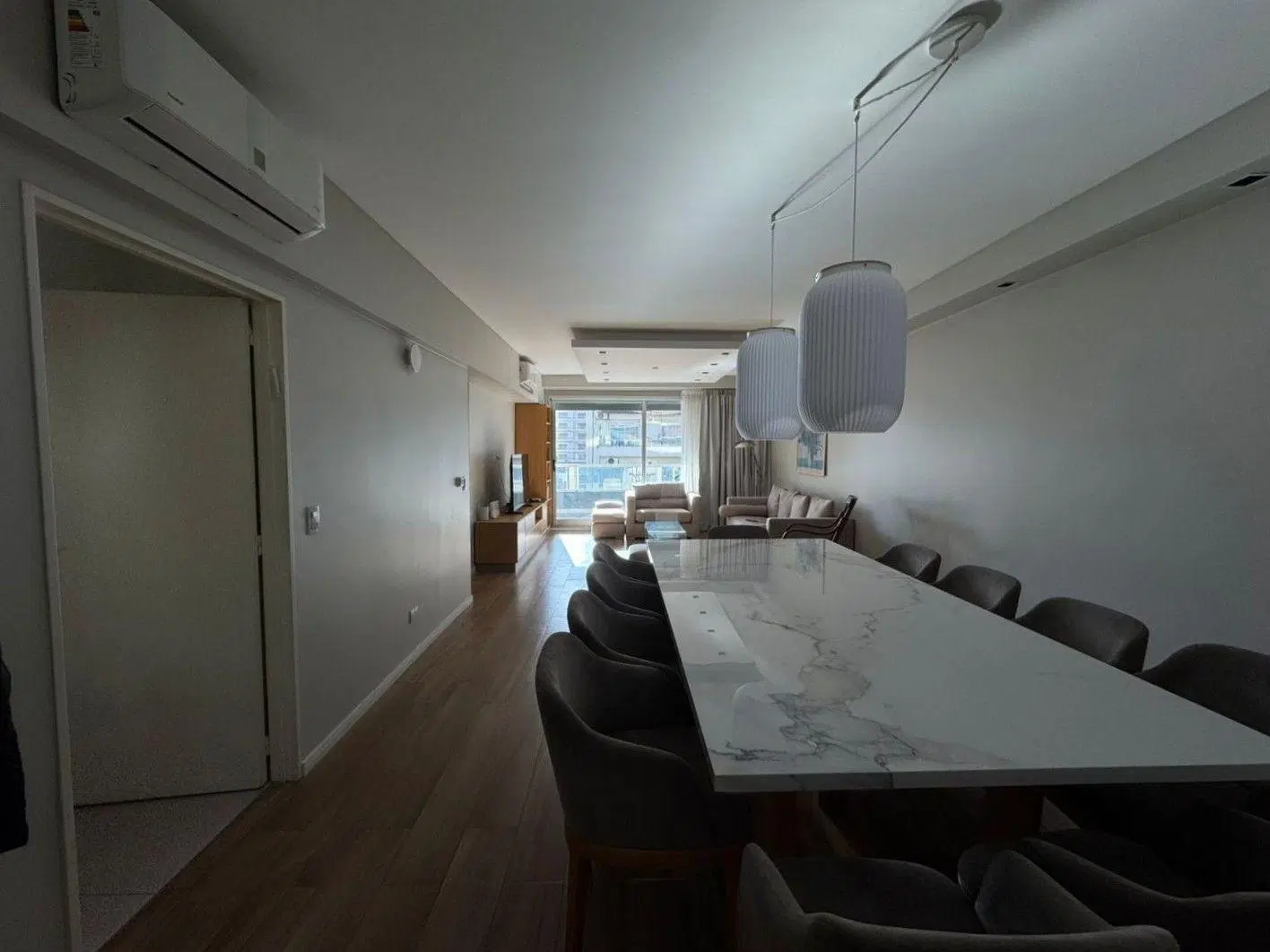 ¡¡EXCLUSIVO SEMIPISO DE 4 AMBIENTES CON DEPENDENCIA Y 2 COCHERAS EN VENTA!! 3