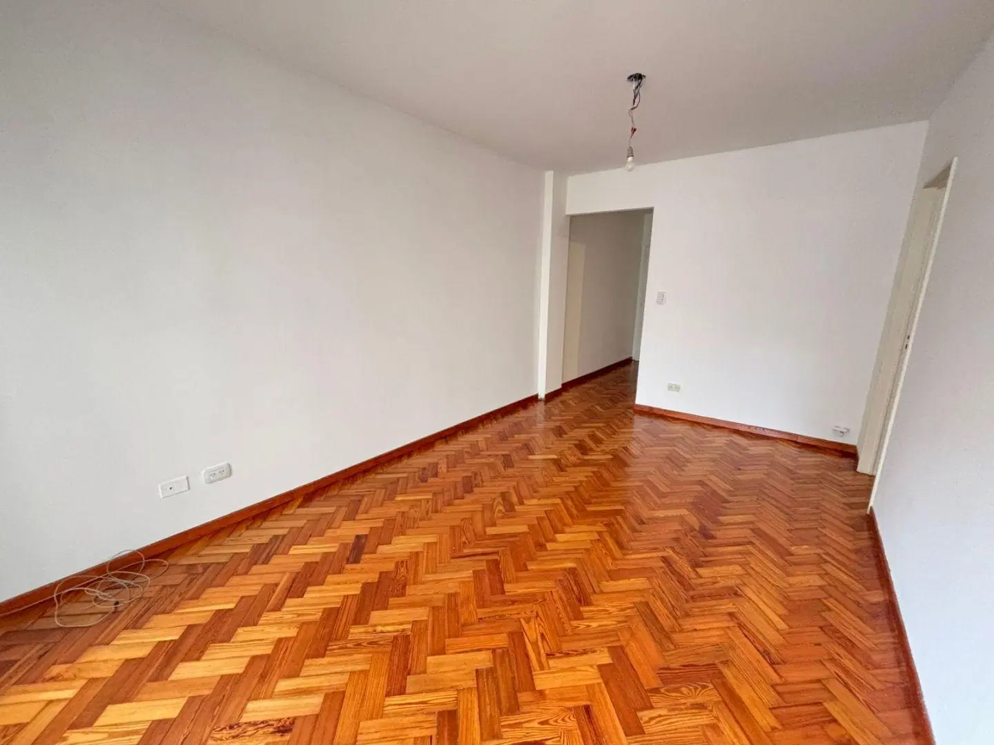 ¡¡EN EXC. UBICACION, CON BALCON CORRIDO, EN EXC. ESTADO!! 5