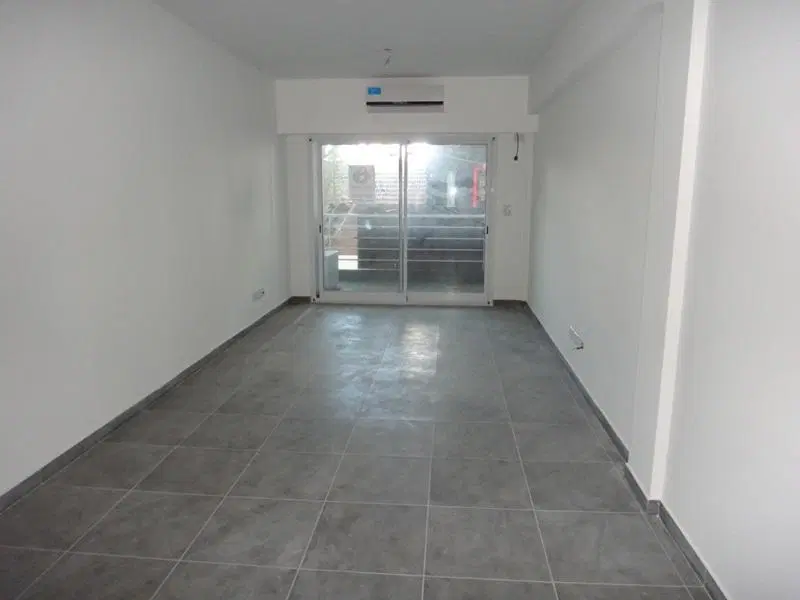 2 AMBIENTES AL FTE CON BALCÓN Y COCHERA FIJA 1