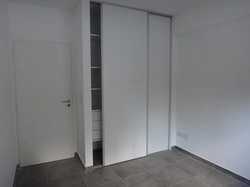 2 AMBIENTES AL FTE CON BALCÓN Y COCHERA FIJA 5