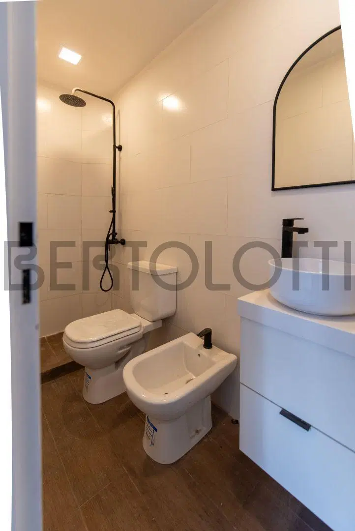 PH A ESTRENAR C/ENT INDEP, 4 AMB CON PATIO Y TERRAZA PROPIA !!! 5