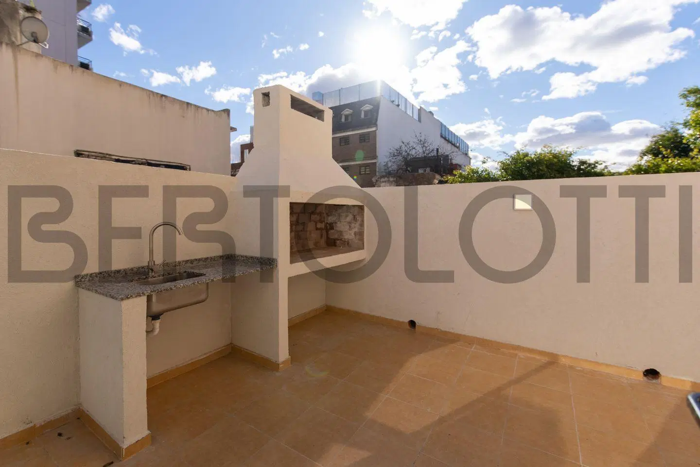 PH A ESTRENAR C/ENT INDEP., 4 AMBIENTES CON PATIO Y TERRAZA PROPIA !!! 2