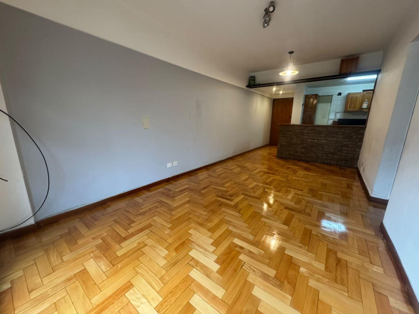 Foto de ¡AL FTE C/ BALCÓN, EN EXC. UBICACIÓN, SUPER LUMINOSO, imagen 3