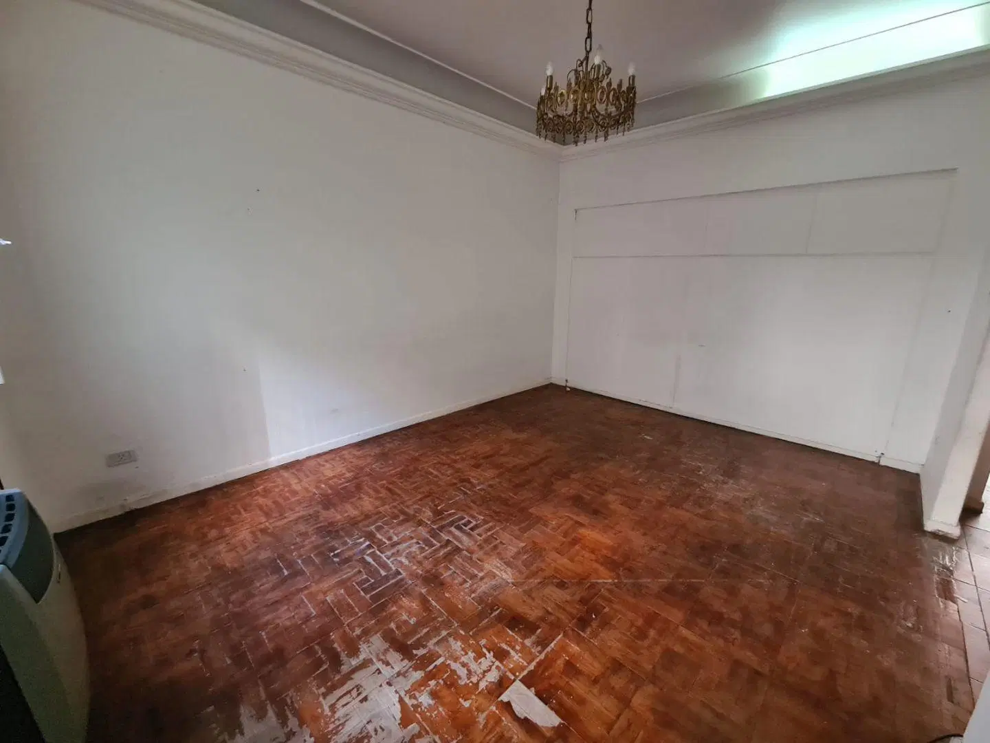 3 AMBIENTES CON BALCÓN Y PATIO 1 PISO POR ESCALERA. 2