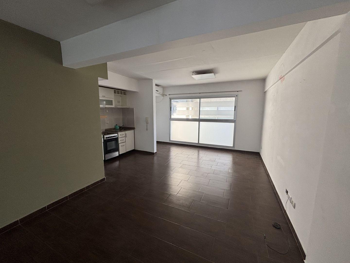 Foto de 2 AMBIENTES EN ALQUILER, C/ COCHERA, APTO PROFESIONAL!!, imagen 2