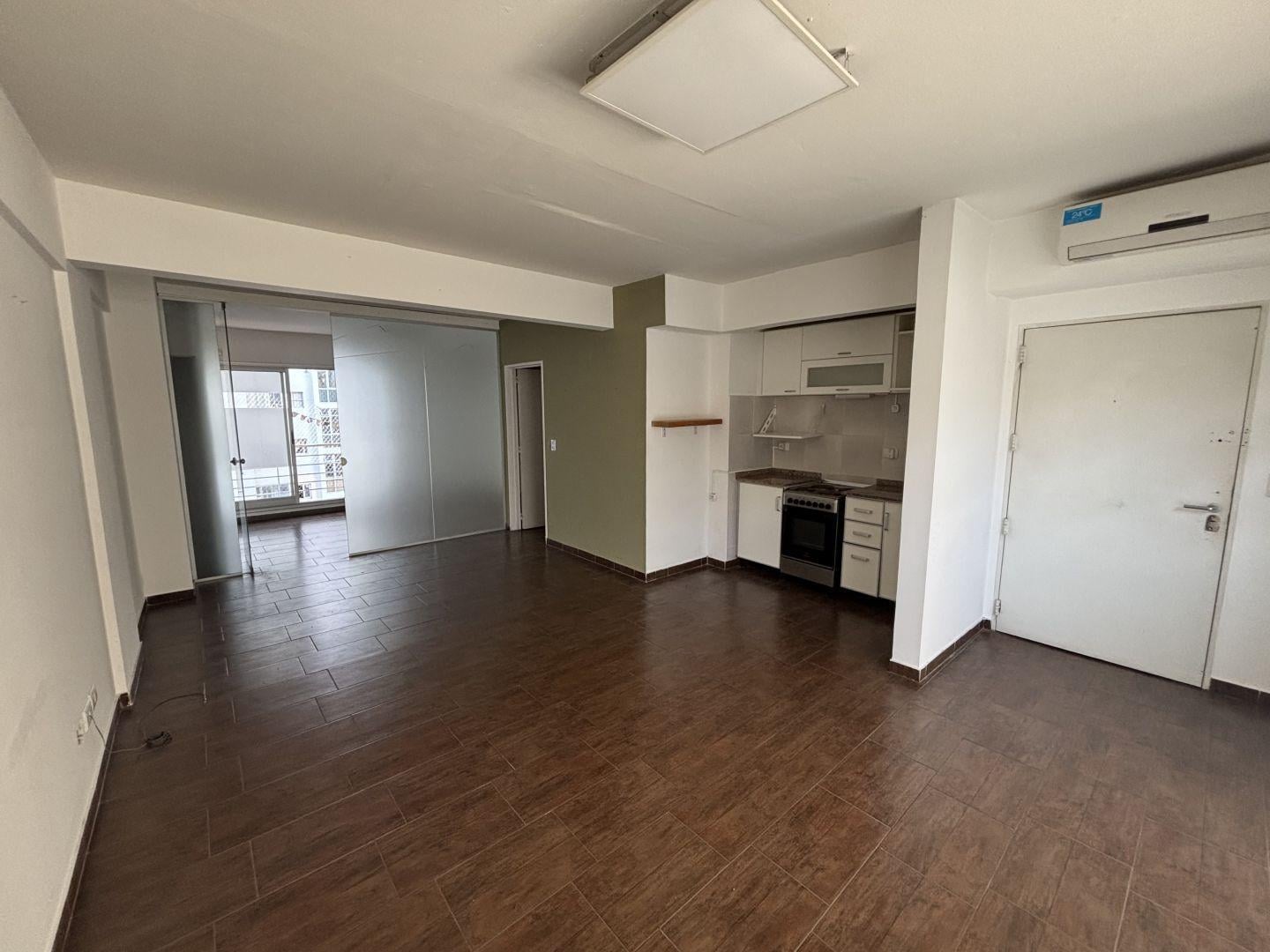 Foto de 2 AMBIENTES EN ALQUILER, C/ COCHERA, APTO PROFESIONAL!!, imagen 1