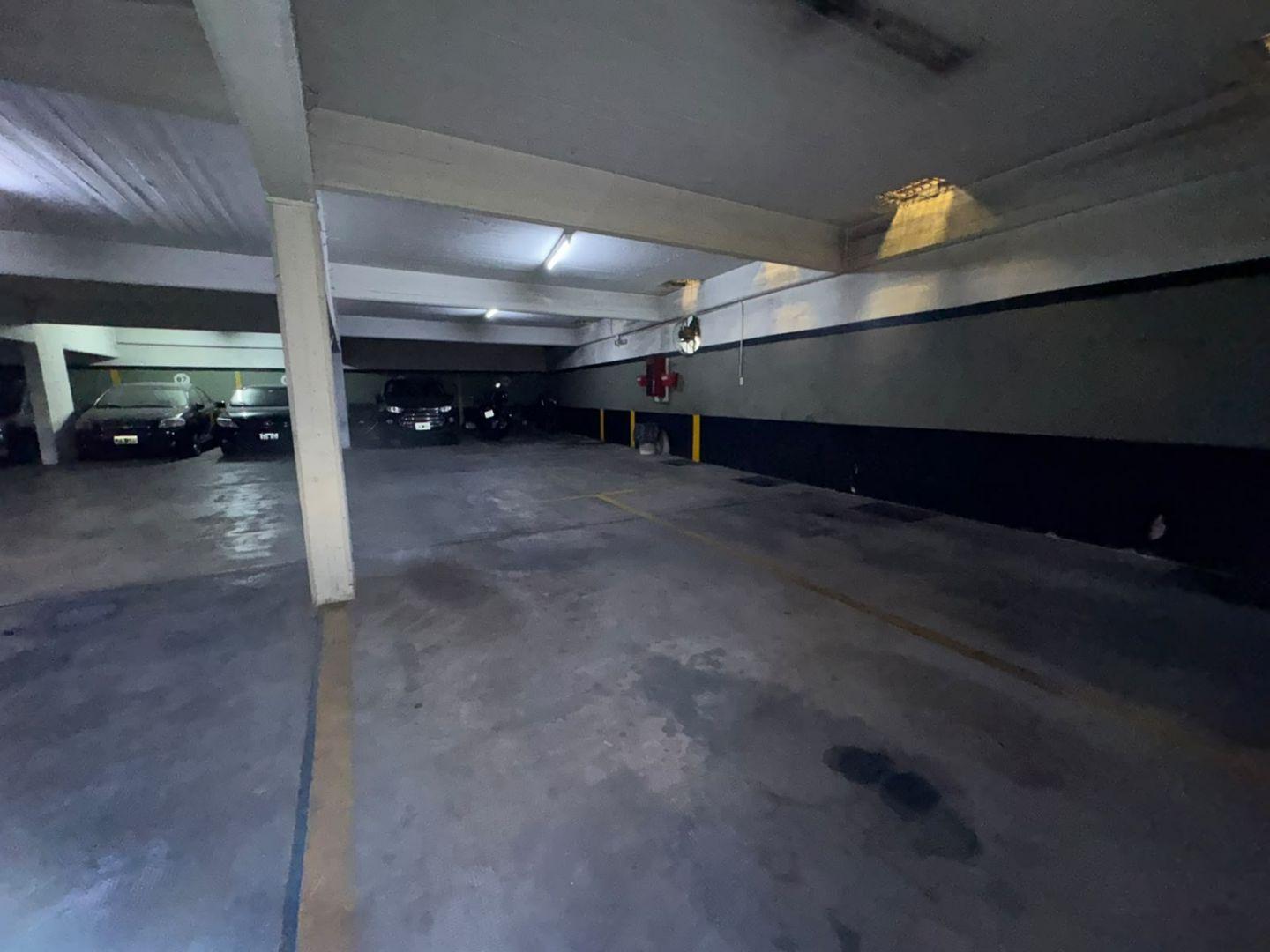 Foto de EXCELENTE COCHERA EN VENTA EN INMEJORABLE UBICACION EN ALMAGRO, imagen 4