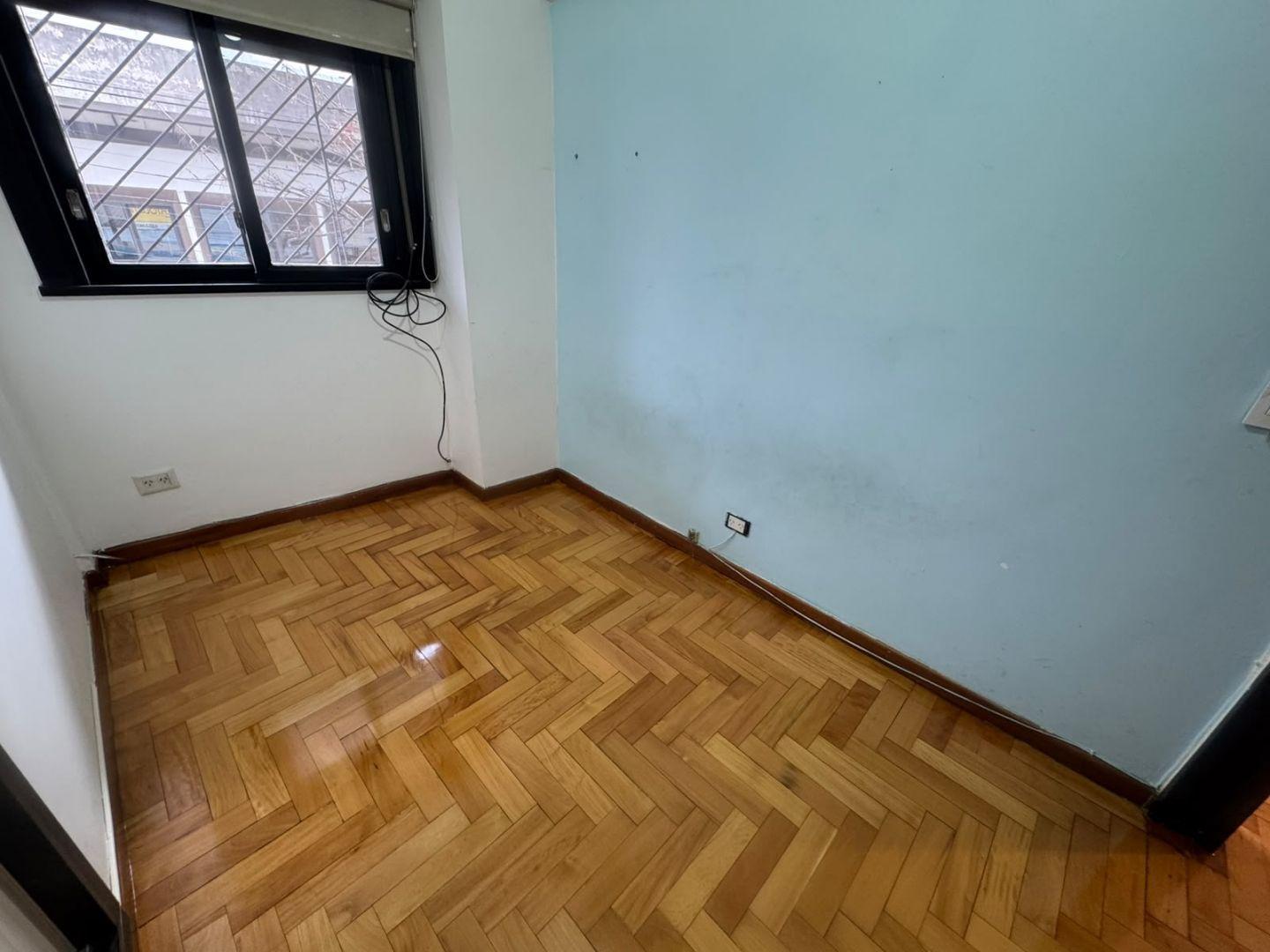 Foto de ¡AL FTE C/ BALCÓN, EN EXC. UBICACIÓN, SUPER LUMINOSO, imagen 4