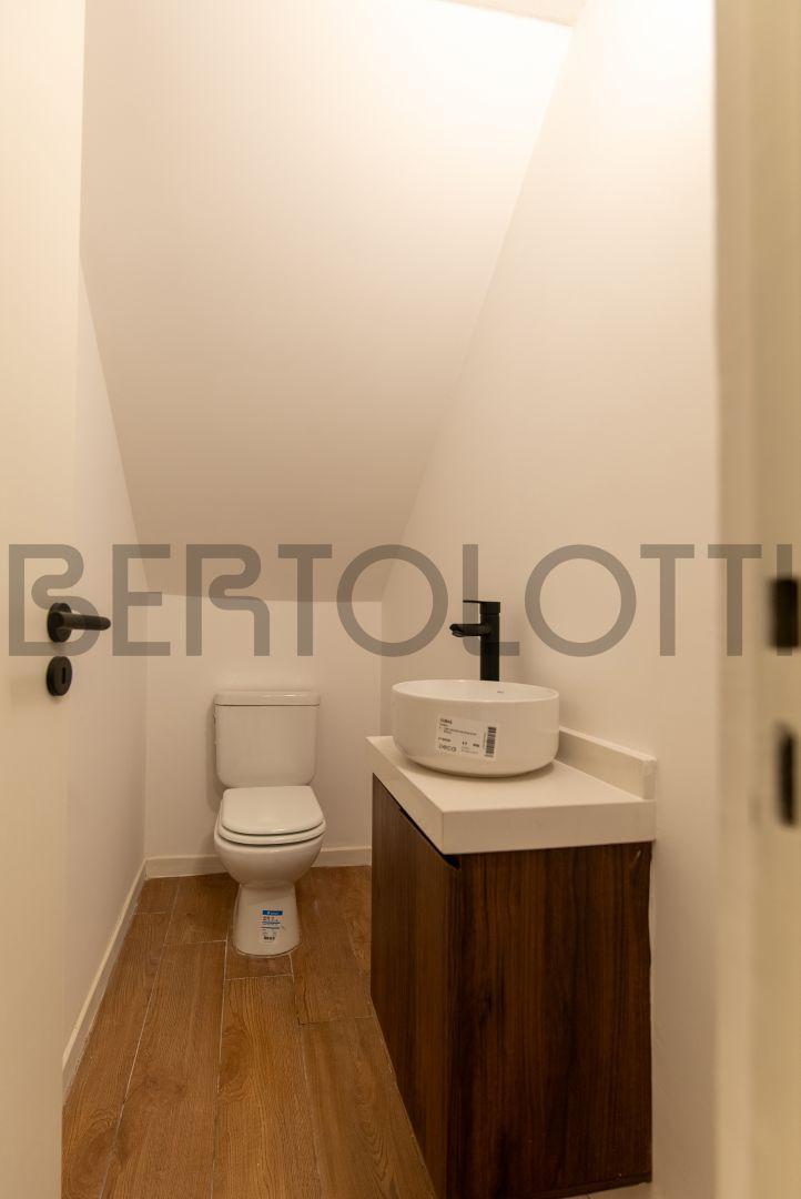 Foto de ¡EXCELENTE OPRTUNIDAD, RECICLADO INTEGRAMENTE A NUEVO, EN EXCELENTE, imagen 4