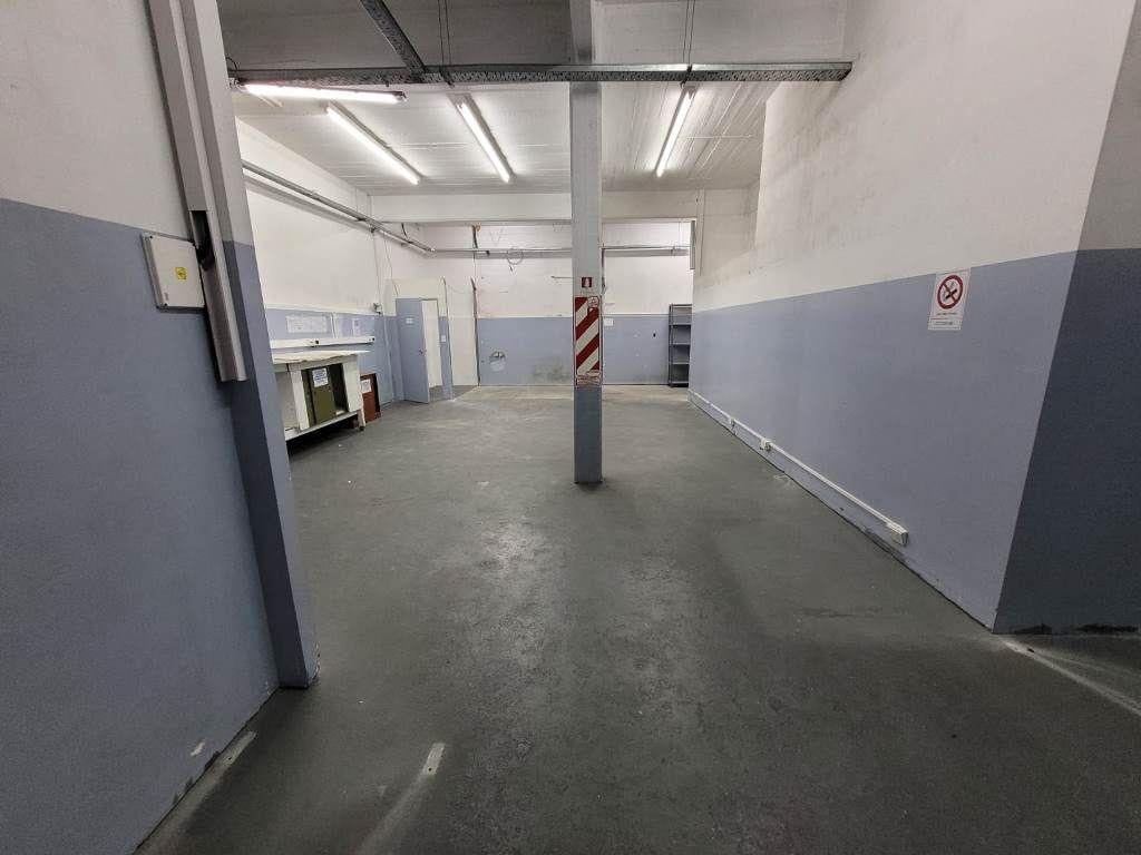 Foto de HERMOSA OFICINA 300M2 TOTALES CON ENTRADA PARA VEHICULO.!!!, imagen 3