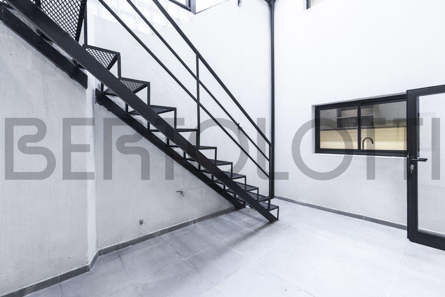 Foto de OPORTUNIDAD PH 4 AMB C/PATIO A ESTRENAR, imagen 1