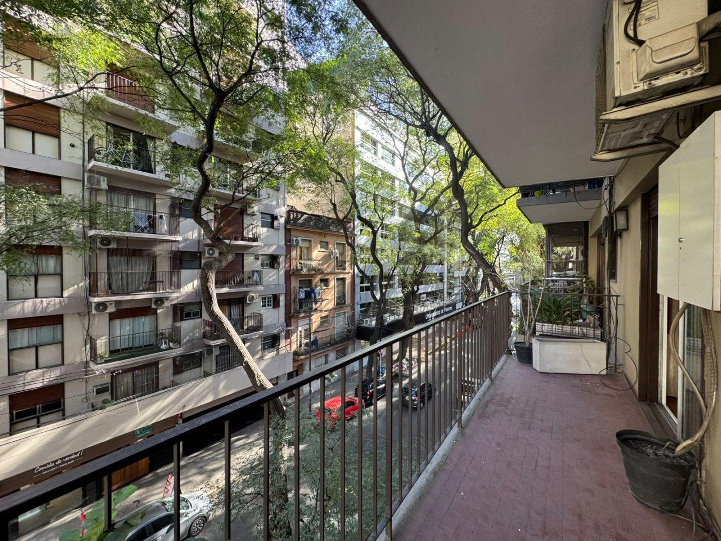 Foto de EXCELENTE 2 AMBIENTES AL FRENTE EN RECOLETA, imagen 4