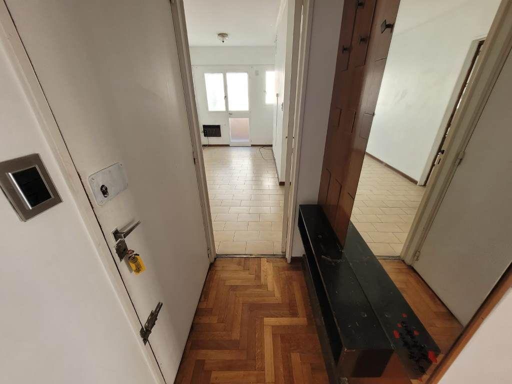 Foto de EXCELENTE 4 AMBIENTES CON DOBLE BALCON AL FRENTE EN ALQUILER EN VILLA, imagen 4