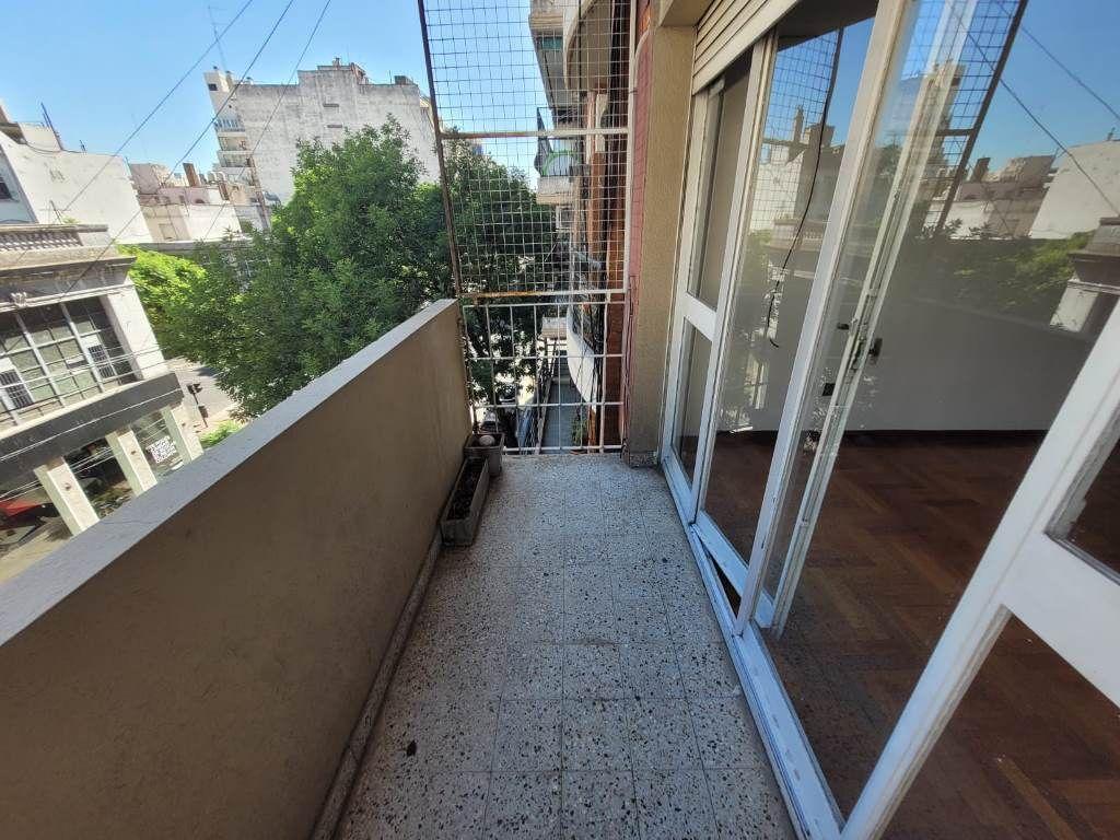 Foto de EXCELENTE 4 AMBIENTES CON DOBLE BALCON AL FRENTE EN ALQUILER EN VILLA, imagen 5