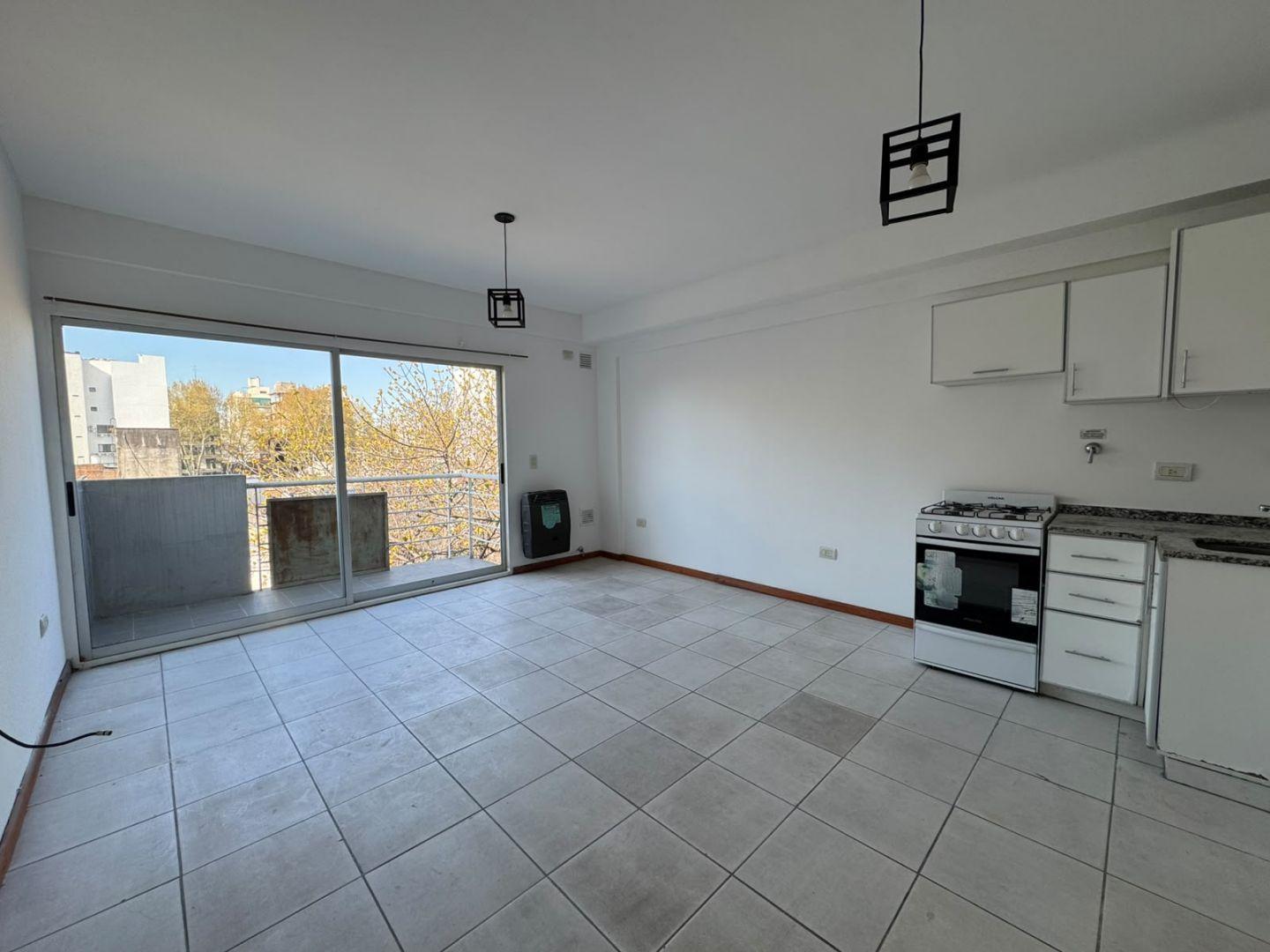 Foto de EXCELENTE MONOAMBIENTE AL FRENTE CON BALCON EN VILLA CRESPO, imagen 3