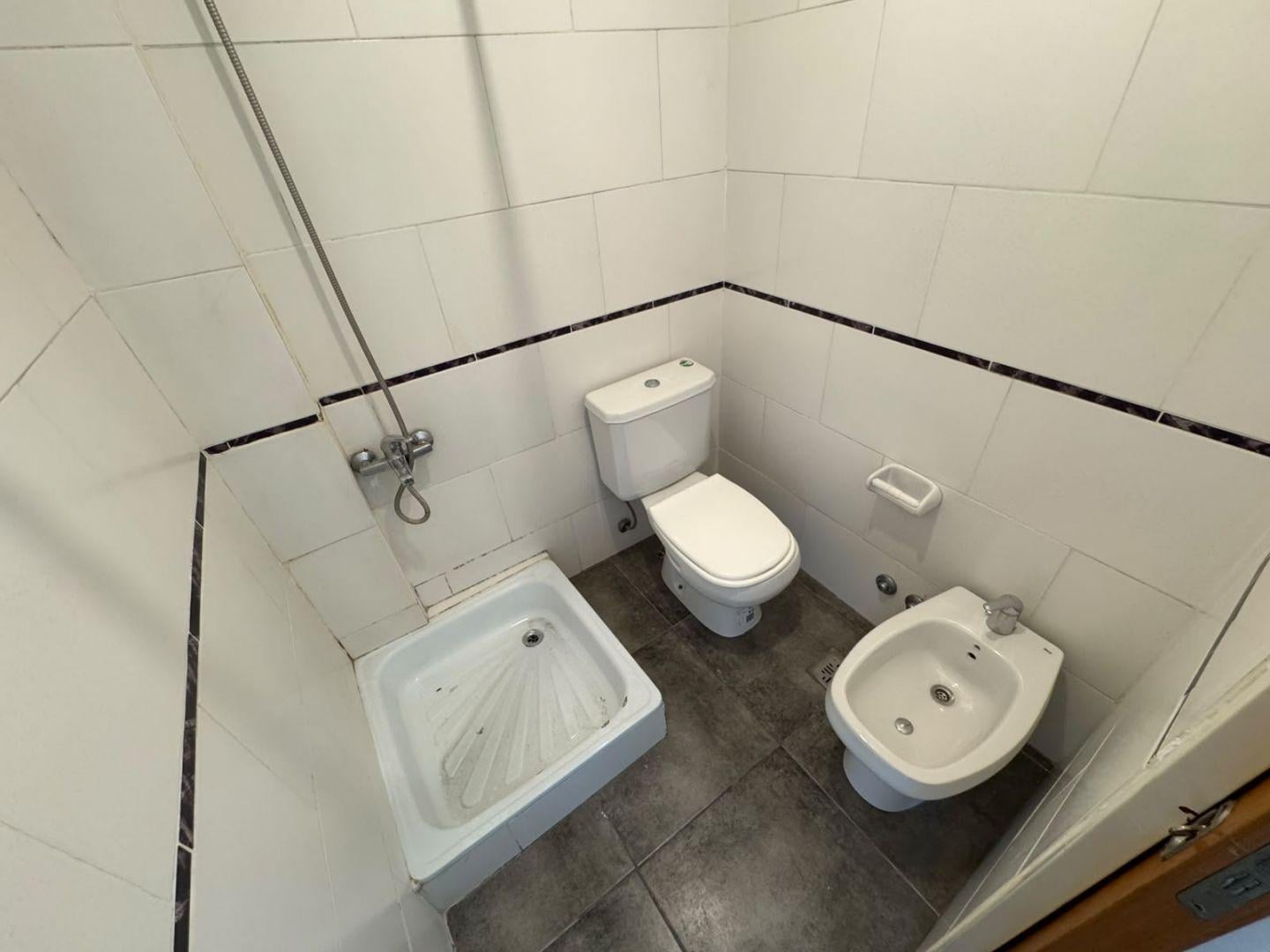 Foto de EXCELENTE MONOAMBIENTE AL FRENTE CON BALCON EN VILLA CRESPO, imagen 5