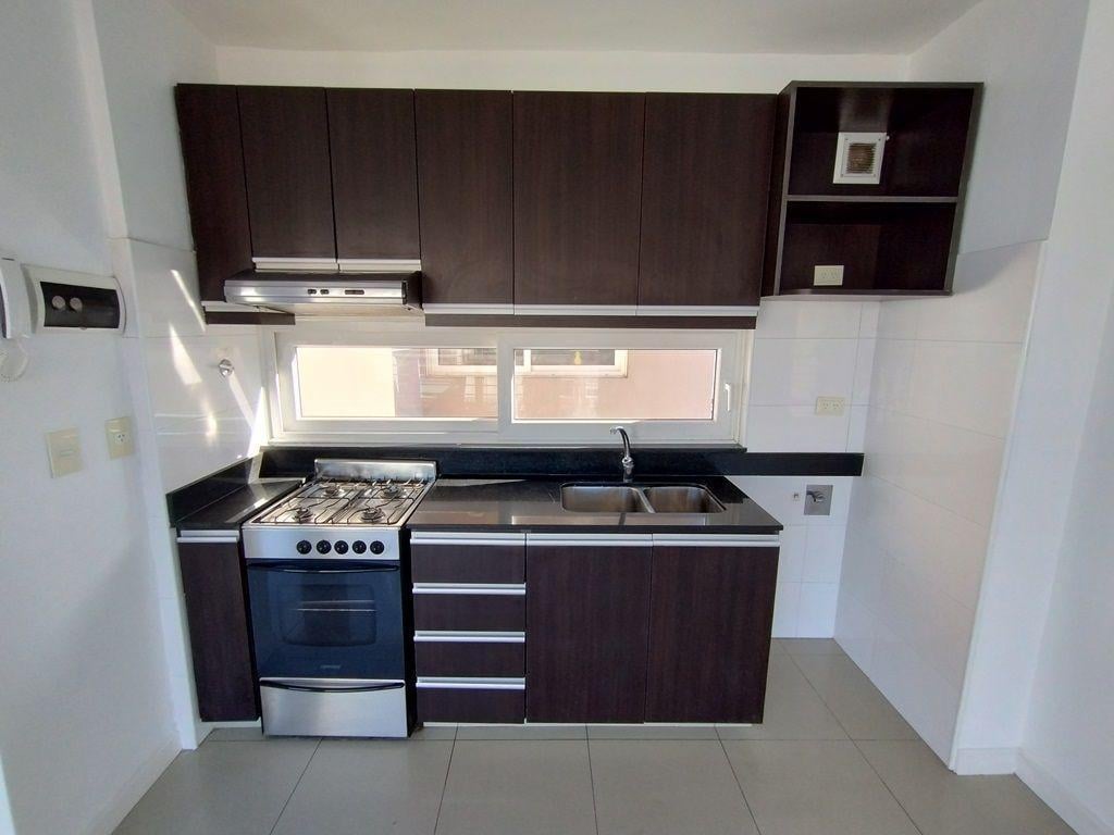 Foto de AL FRENTE, HIPER LUMINOSO CON BALCÓN Y AMENITIES!, imagen 2