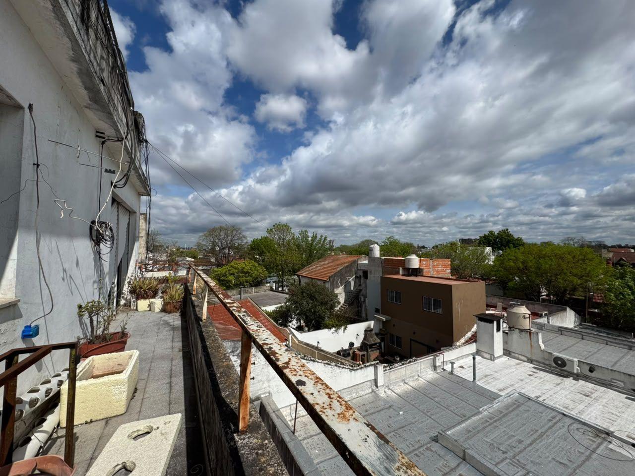 Foto de ¡¡3 AMBIENTES A REFACCIONAR CON BALCON CORRIDO Y VISTA ABIERTA! EN, imagen 3