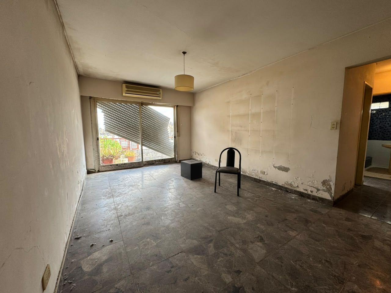 Foto de ¡¡3 AMBIENTES A REFACCIONAR CON BALCON CORRIDO Y VISTA ABIERTA! EN, imagen 4
