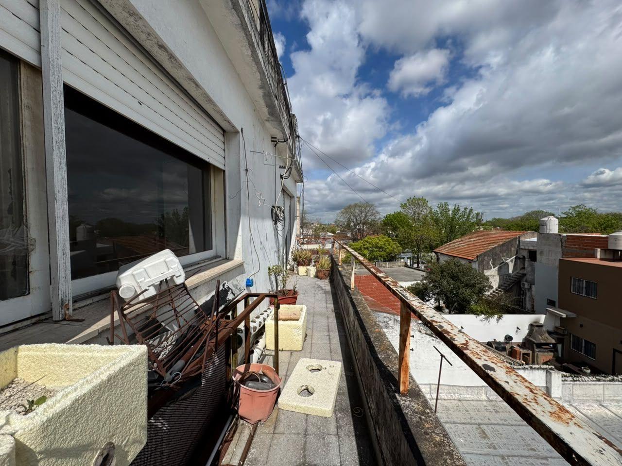 Foto de ¡¡3 AMBIENTES A REFACCIONAR CON BALCON CORRIDO Y VISTA ABIERTA! EN, imagen 1