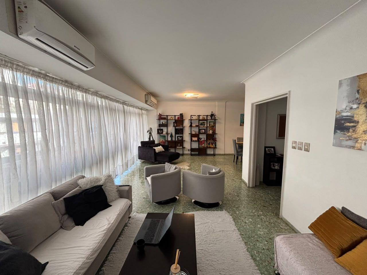 Foto de ¡¡EXCLUSIVO PISO DE 4 AMBIENTES CON BALCON Y ESPACIO GUARDACOCHE EN, imagen 5