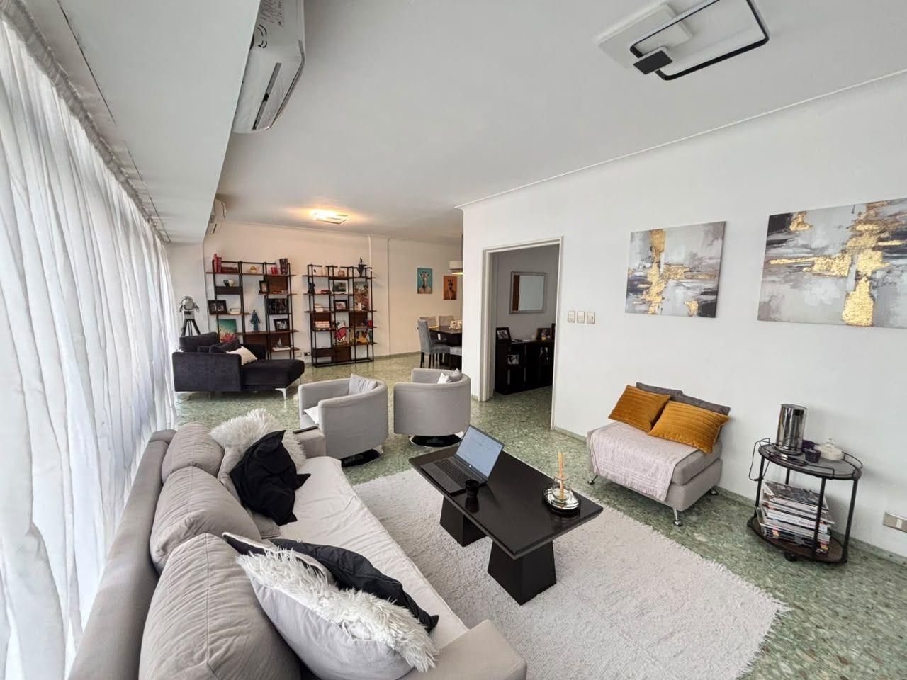 Foto de ¡¡EXCLUSIVO PISO DE 4 AMBIENTES CON BALCON Y ESPACIO GUARDACOCHE EN, imagen 1