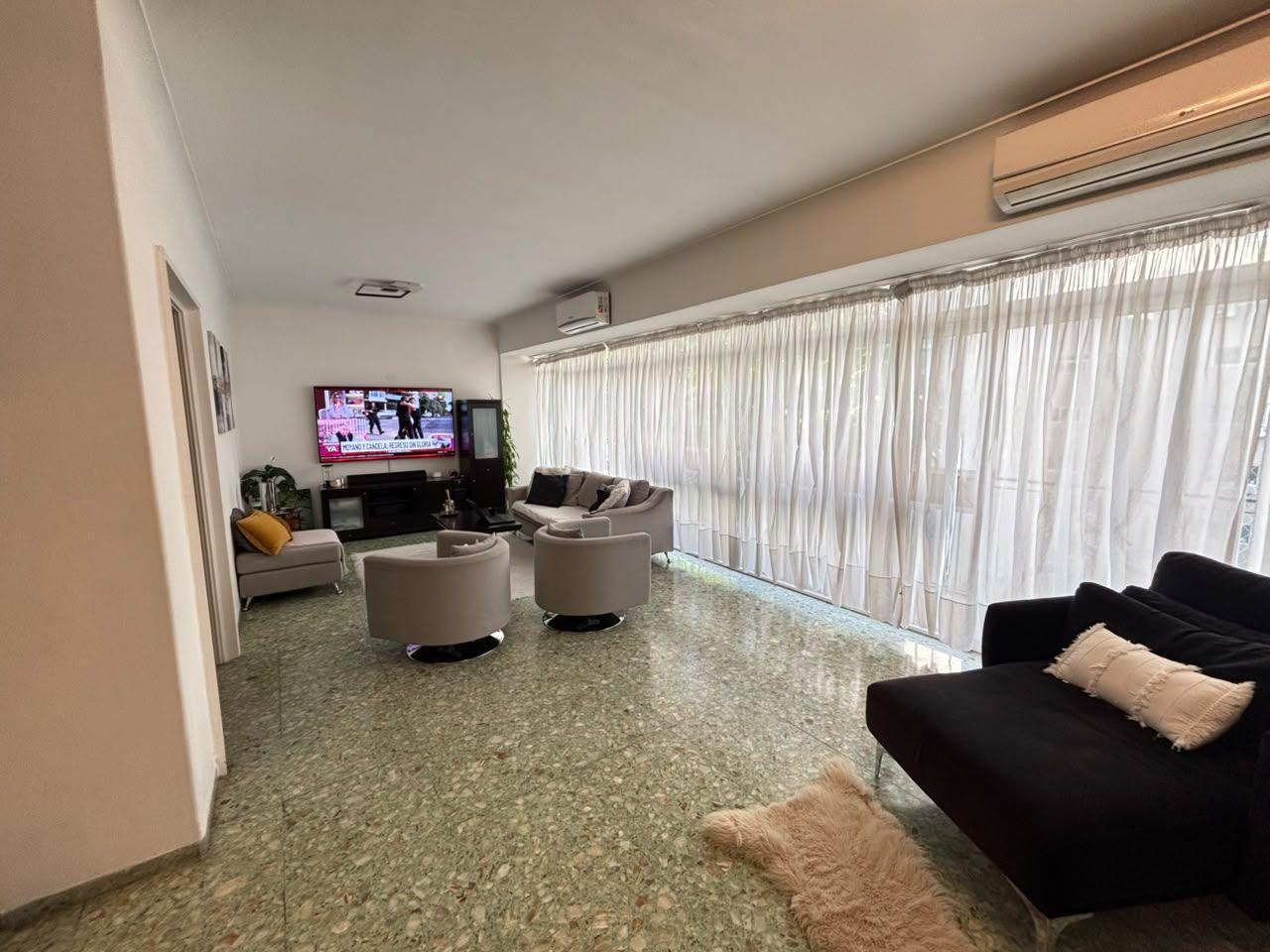 Foto de ¡¡EXCLUSIVO PISO DE 4 AMBIENTES CON BALCON Y ESPACIO GUARDACOCHE EN, imagen 4