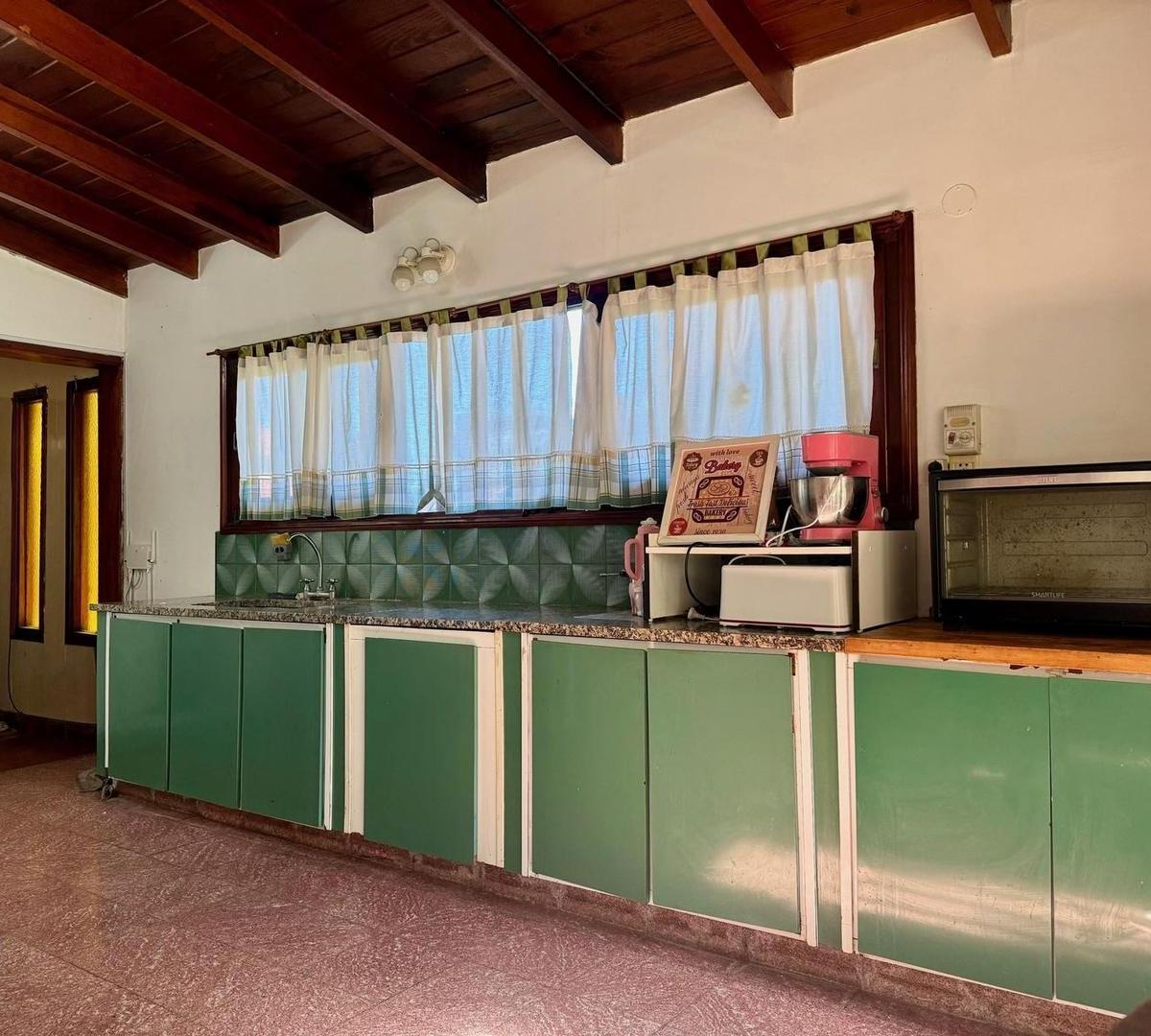 Importante Chalet 5 Ambientes - Divino Rostro 1