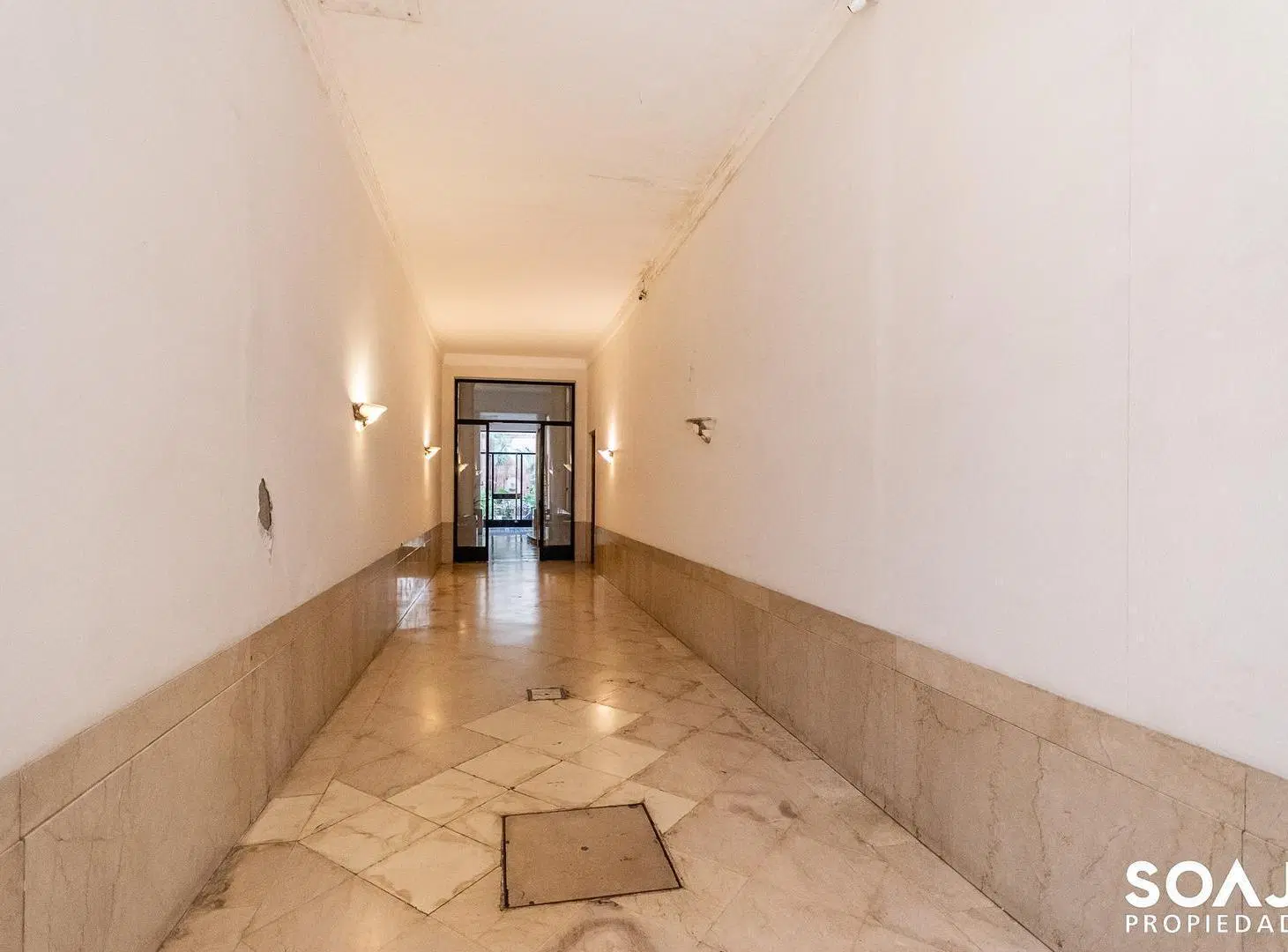 PISO 230 M2 EN RIOBAMBA Y SANTA FE / TOMA DEPTO EN PAGO 1