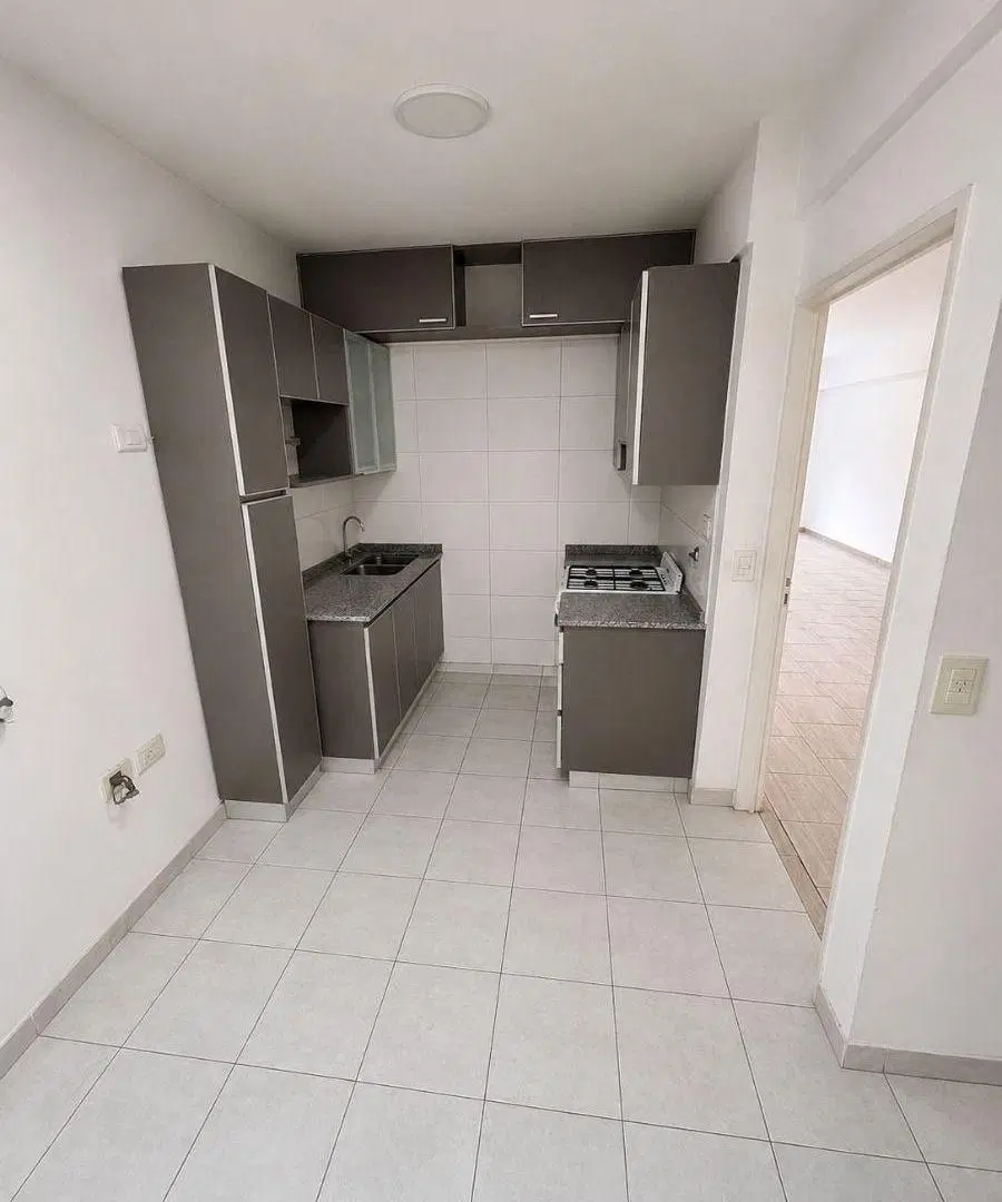 Departamento en Venta 4 ambientes con patio y 2 cocheras 2
