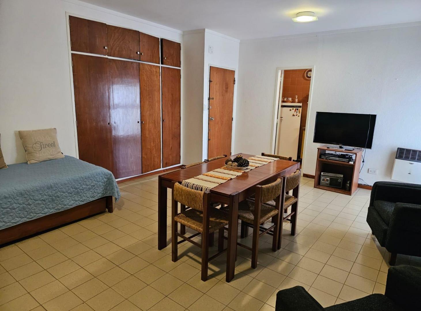 Foto de VENTA DEPARTAMENTO 2 AMBIENTES CONTRAFRENTE ABIERTO Y COCHERA, imagen 4