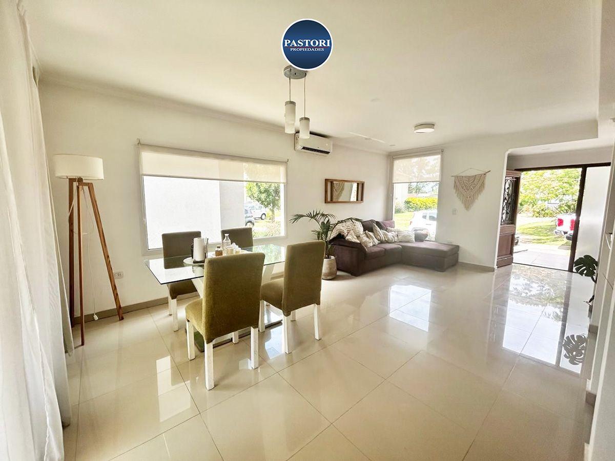 Foto de VENTA DE CASA DE 5 AMB BARRIO LA ANGELICA, imagen 5