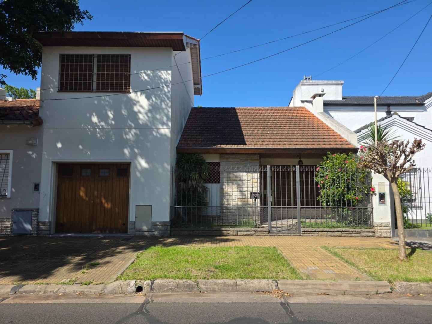 VENTA DE CASA DE 4 AMB EN OLIVOS ROCHE