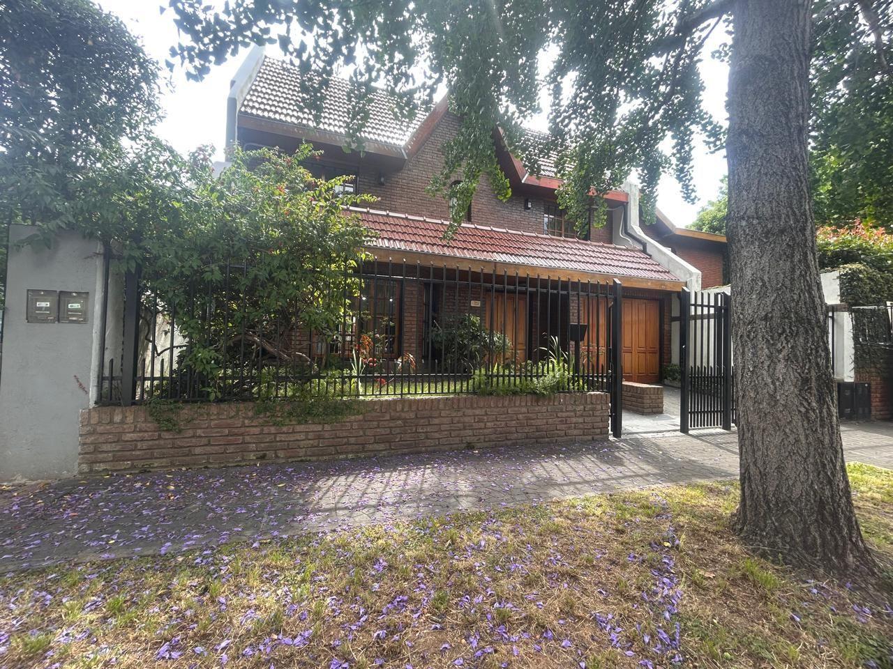 VENTA DE CASA 4 AMB OLIVOS